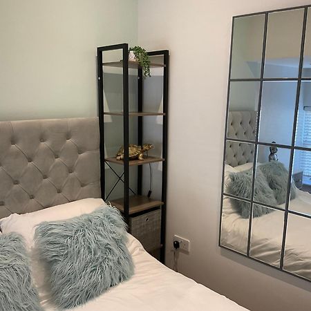 2 Bed Home From Home Apartment 41 London Exterior photo